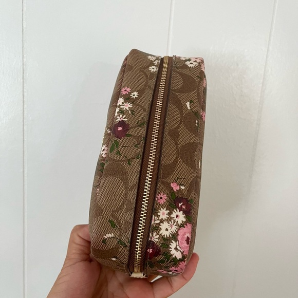 Coach Small Boxy Cosmetic Case In Signature Canvas With Evergreen Floral Print - Picture 5 of 8